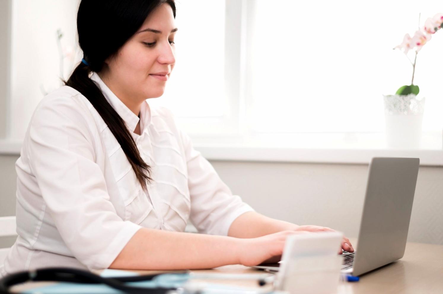 Analyse budgétaire détaillée sur écran